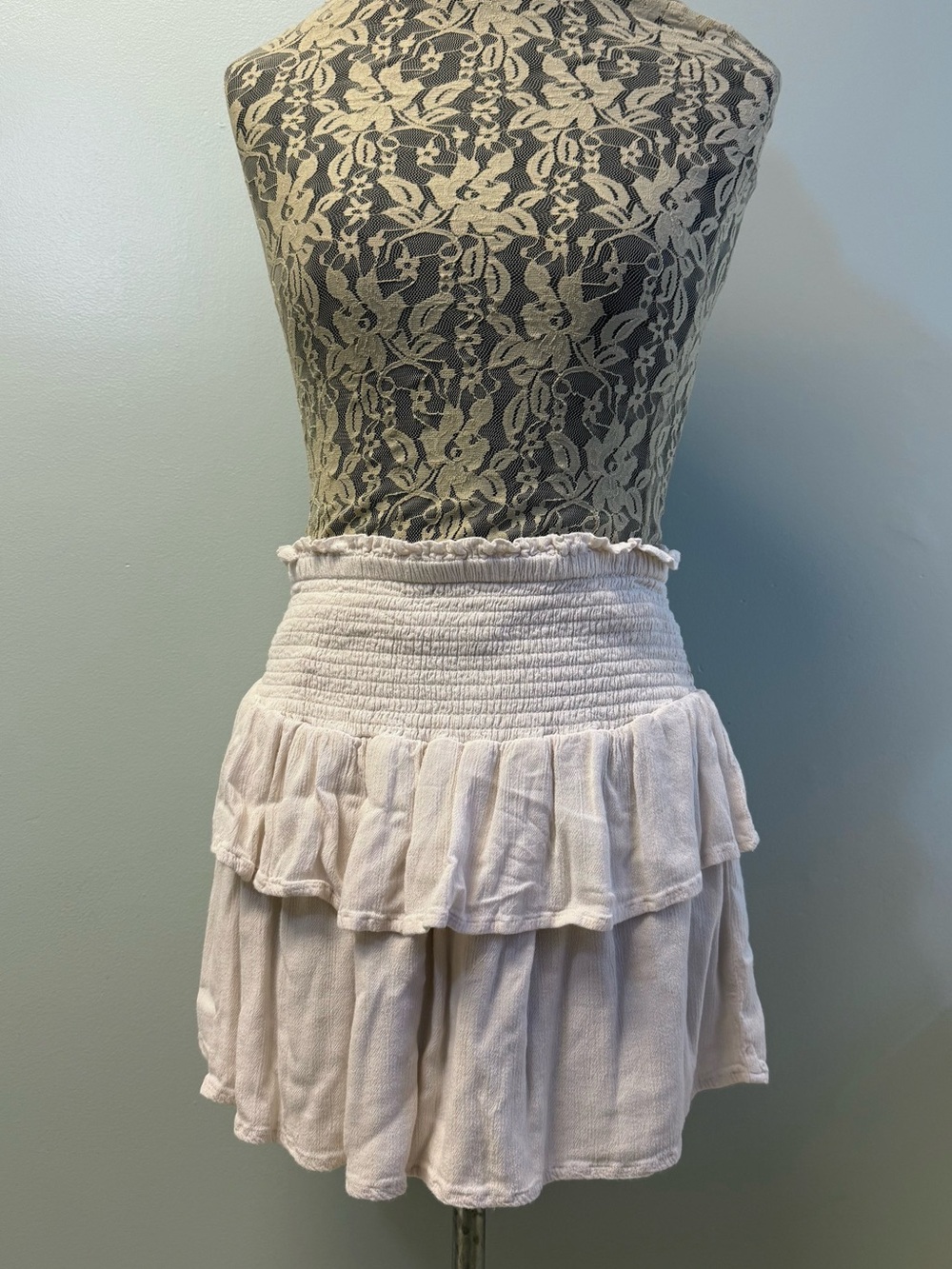 Isa & Ella tiered ruffle
Mini skirt medium